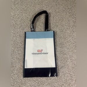 Gently used perfect condition vineyard vines reusable shopping bag tote lunch